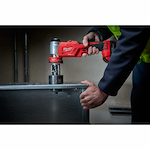 2677-20, 2677-21 - FORCELOGIC™ M18™ 6 Ton Knockout Tool 1/2" – 2" Kit